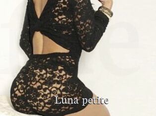 Luna_petite