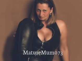 MatureMum073