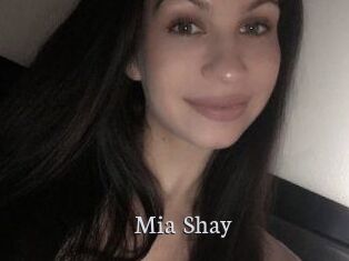 Mia_Shay