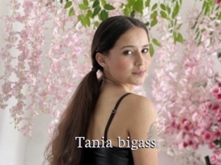 Tania_bigass